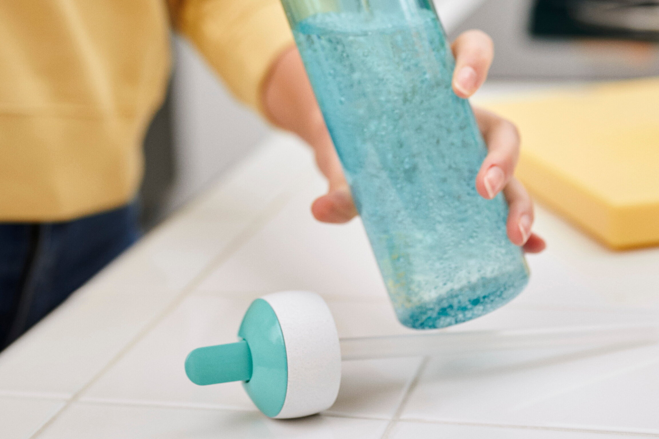 Lifestyle images 1074520 mood02 waterbottleflipup sparklingwater